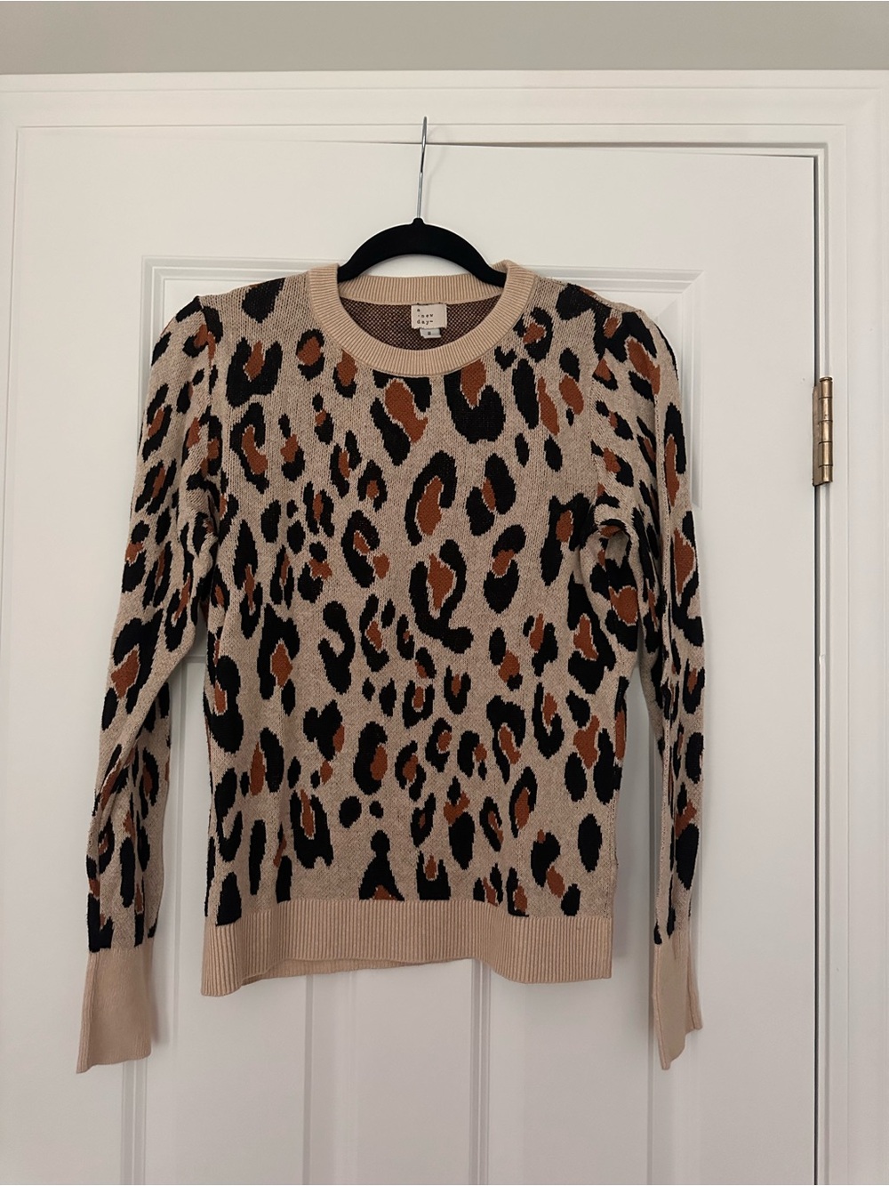 a new day Leopard-Print Crewneck Sweater in Beige, Brown and Black